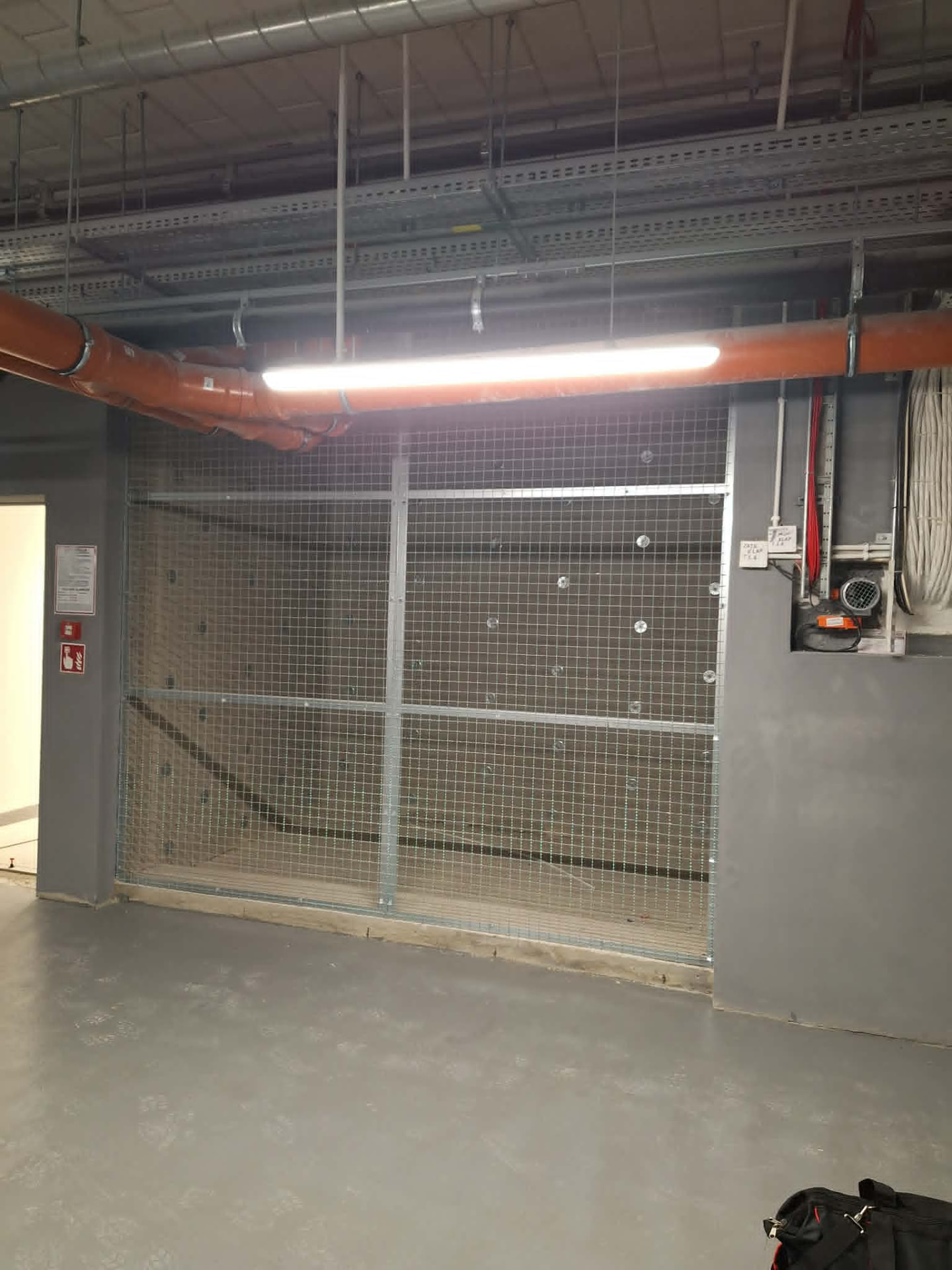 Zabudowa siatkowa urządzeń technicznych — realizacja Grid Poland